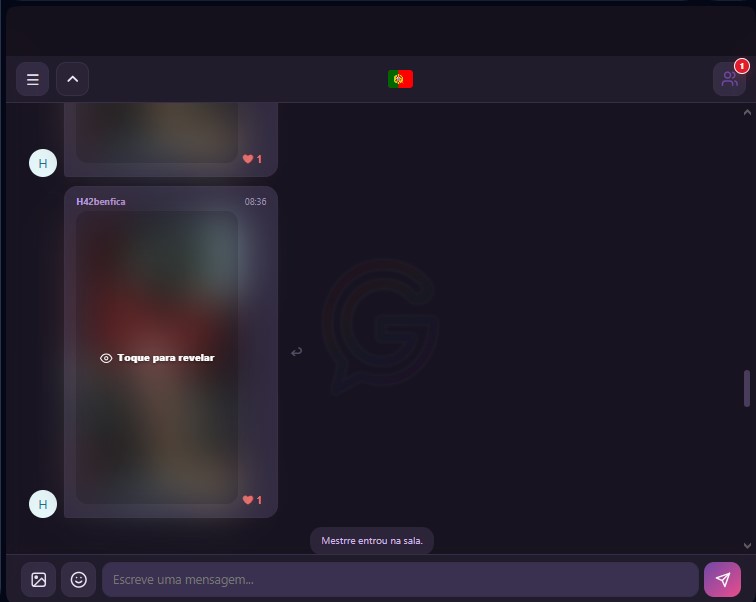 gChat discreet mode screenshot showing blurred photos and videos with tap to reveal privacy protection in a dark chat interface.
